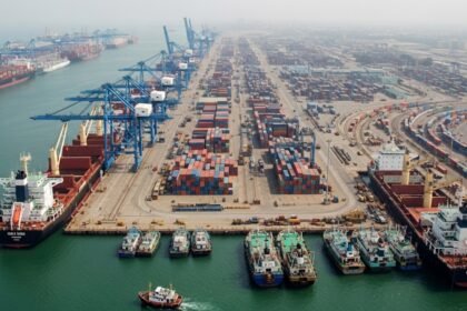 vadhvan deep water port to be completed by 2029